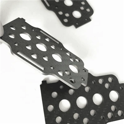 Hvordan klipper man carbonfiber harpiksbaserede materialer?