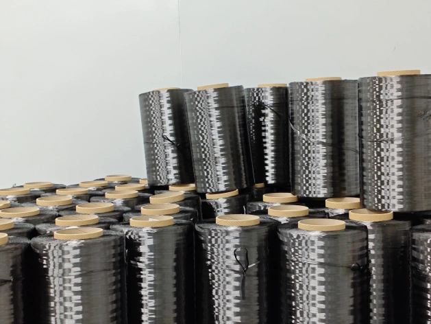 Hvordan står carbonfiberkompositter over for unikke udfordringer under varme,...
